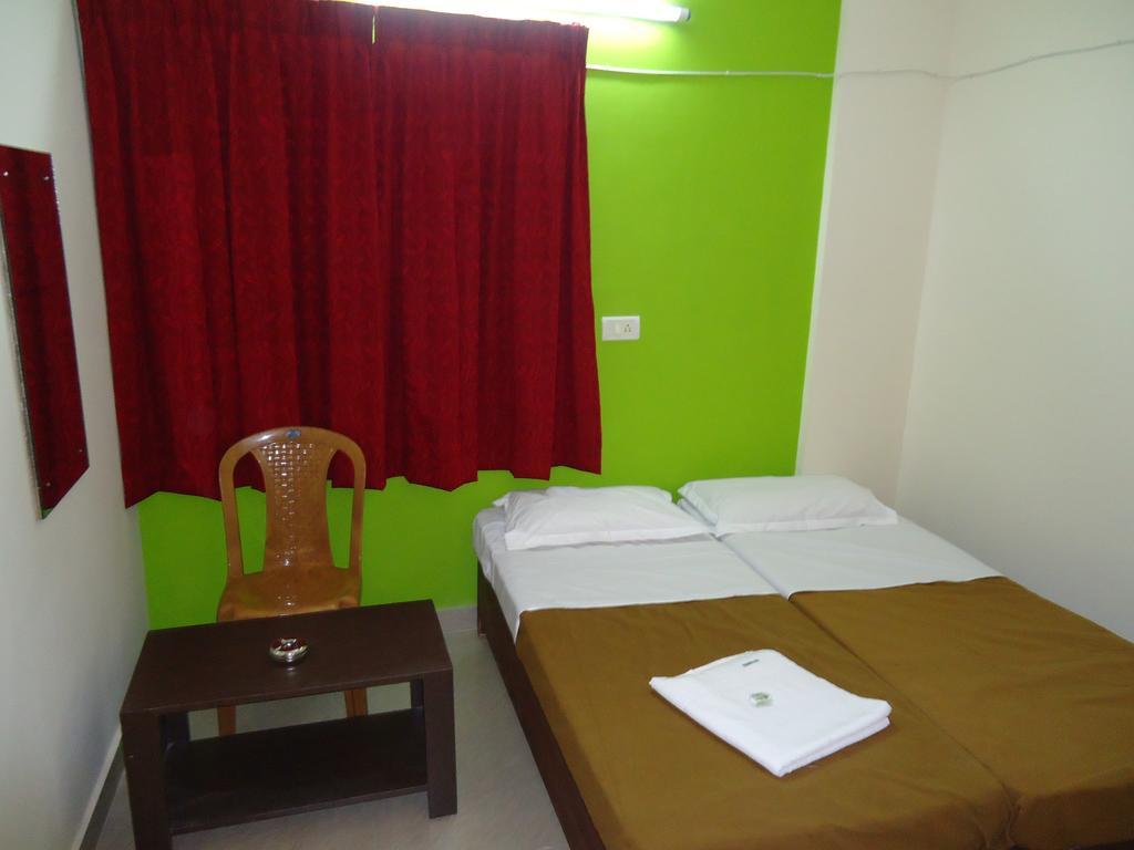 Maple Inn Budget Hotel بنغالور المظهر الخارجي الصورة