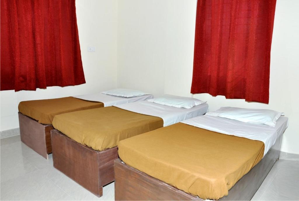 Maple Inn Budget Hotel بنغالور المظهر الخارجي الصورة